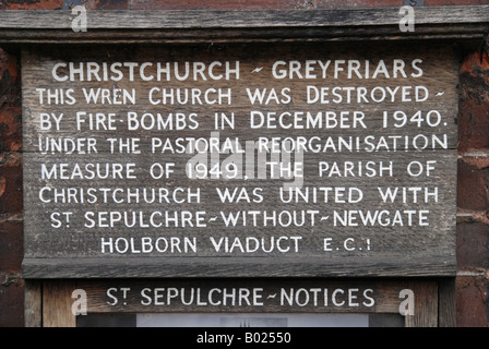 Beachten Sie außerhalb von Christchurch Greyfriars London über es s Zerstörung durch Brandbomben im Dezember 1940 Stockfoto