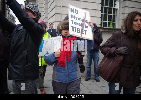 Einen Pro tibetischen Demonstranten in Whiehall London Stockfoto