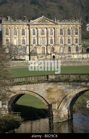 CHATSWORTH HOUSE HERRENHAUS HERZOG VON DEVONSHIRE DERBYSHIRE ENGLAND UK GROßBRITANNIEN REISEN EUROPA ANBETUNG ARCHITEKTUR URBAN STREET Stockfoto