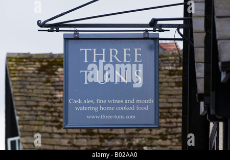 17. Jahrhundert drei Tuns Inn Hay on Wye Powys Wales UK EU aus 1600 Stockfoto