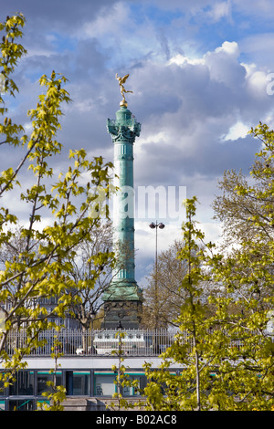 Colonne de Juillet, Place De La Bastille aus dem Arsenal Hafen, Paris, Frankreich, Europa Stockfoto