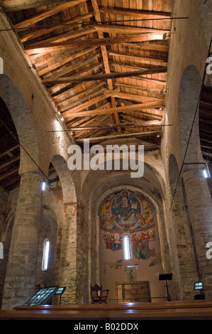 Innenraum eines romanischen Stils Kirche Sant Climent de Taüll (Taüll, Vall de Boi, Katalonien, Spanien) Stockfoto