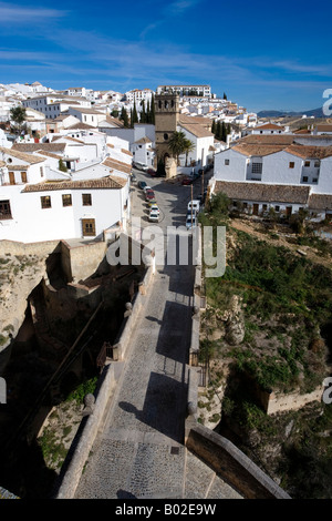 Puente Viejo alte Brücke arabischen Brücke und Iglesia de Nuestro Padre Jesus Ronda Andalusien Provinz Malaga Spanien Stockfoto