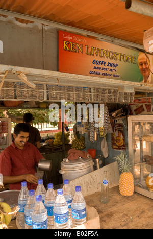 Laiju Palatty Ken Livingstone Coffe Shop, Boot Anlegestelle, Cochin, Kerala, Indien Stockfoto