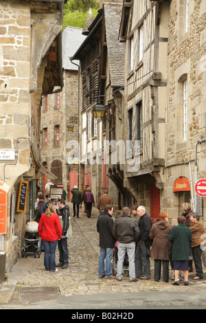 Die alten Jerzual Hafen in der Altstadt in der Nähe von Dinan befestigt und werden durch die längste Stadtmauer in der Region. Stockfoto