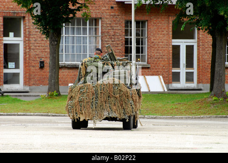 Recce oder Scout Team der belgischen Armee in ihren VW Iltis Jeeps in Aktion. Stockfoto