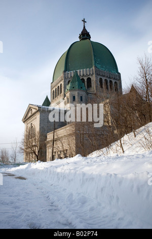 St.-Josephs Oratorium im Winter auf Westmount, Montreal. Stockfoto