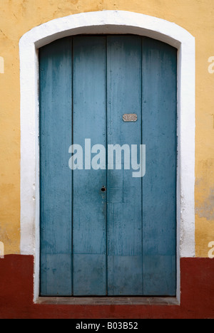 Bunten Tür in Trinidad, Kuba Stockfoto