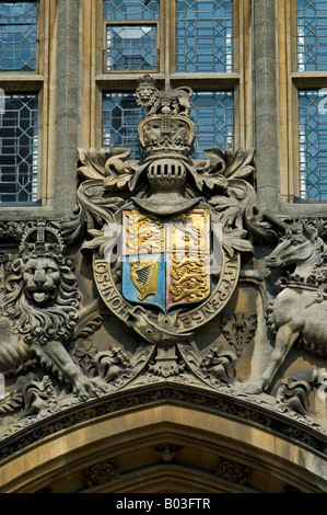 Wappen Sie über dem Eingang zum Brasenose College in Oxford, England Stockfoto