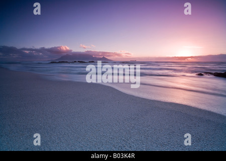 Klassischen Blick auf den Sonnenuntergang auf den Tafelberg in Südafrika Stockfoto