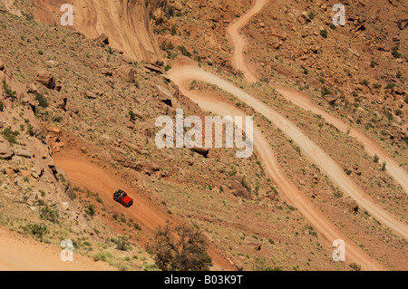 Blick vom Shafer Canyon Overlook zeigt Shafer Trail Road Stockfoto