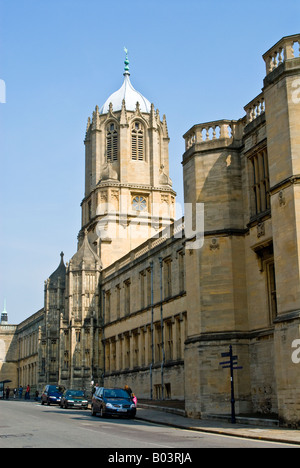 Christ Church College und Tom Tower auf St Aldates Street, Oxford, England Stockfoto