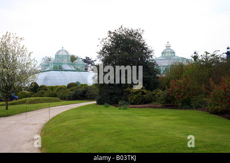 Ansicht des Kongo Haus und Wintergarten an der königlichen Gewächshäuser von Laeken, Brüssel, Belgien Stockfoto