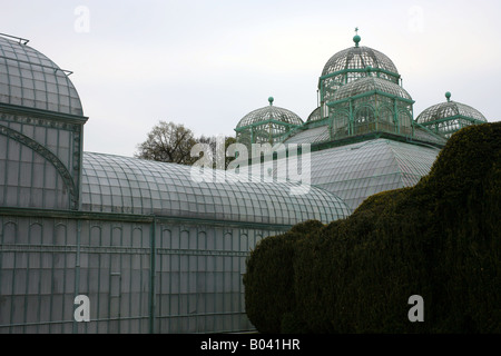 Ansicht des Kongo Haus und Wintergarten in die königlichen Gewächshäuser, Laeken, Brüssel, Belgien - Architekten Alphonse Balat Stockfoto