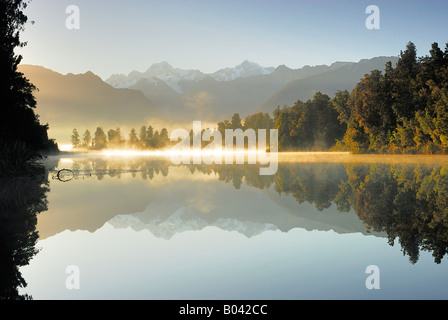 Lake Matheson im Hintergrund Mount Tasman und Mount Cook, Süd West New Zealand Stockfoto