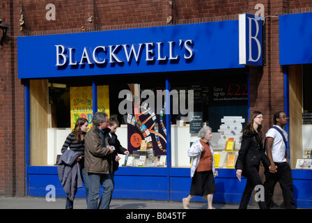 Außenseite des Blackwell es akademische Buchhandlung in Charing Cross Road London Stockfoto