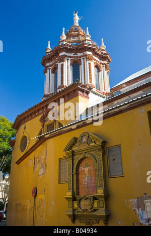 Eine bunte Azulejo (glasierte keramische Fliesen) Bild an der Wand der Iglesia de Santa Catalina (Kirche) in Plaza Ponce de Leon Stockfoto