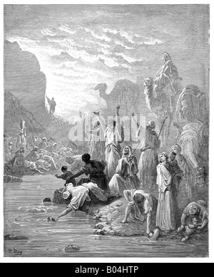 Gravur nach Gustave Doré; Moses schlägt den Felsen in Horeb Stockfoto