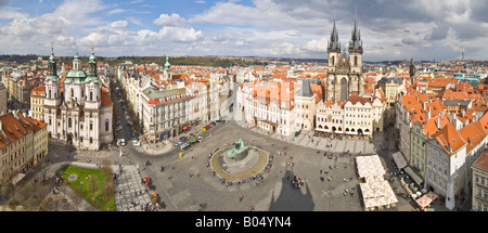 Eine Luftaufnahme von 4 Bild Panorama Stitch auf dem Altstädter Ring in Prag Stockfoto