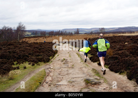 fiel Läufer am Rande des großen Moor, Peak District Stockfoto
