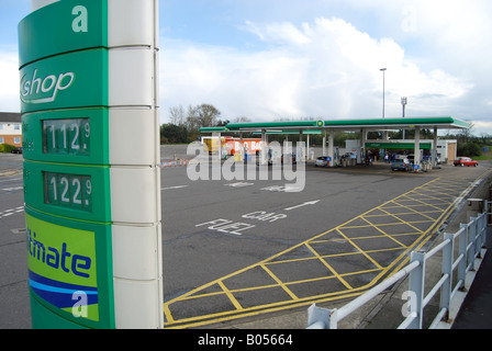 Autobahn Services Tankstelle Preise Kraftstoff Benzin Stockfoto