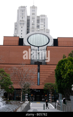 Hochhaus-Architektur hinter SFMOMA, das Museum of Modern Art in San Francisco, USA Stockfoto