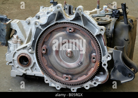 Kfz Getriebe mit Schwungrad Anlage und Zahnkranz Stockfoto