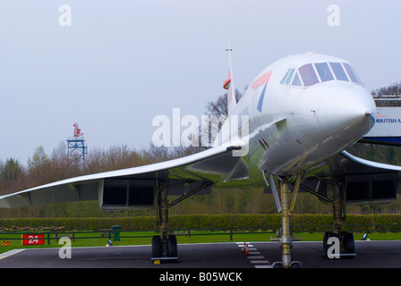 British Airways Concorde G-BOAC auf statische Anzeige im Sichtbereich an Manchester Ringway Airport in England, Vereinigtes Königreich Stockfoto