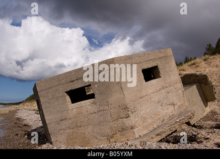 Einen Bunker am Strand von Roseisle Stockfoto