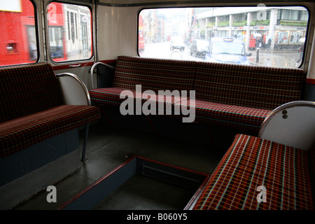Leeren Bus-Sitze Stockfoto