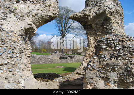 Nördlichen Querschiff, Abtei St. Edmund Ruinen, Klostergarten, Bury St Edmunds, Suffolk, England, Vereinigtes Königreich Stockfoto