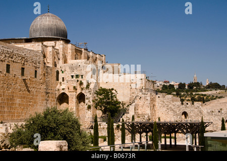 Blick auf die Al-Aksa Moschee entlang der südlichen Mauer des Tempelbergs, bekannt als das Edle Heiligtum und für Muslime als der Haram esh-Sharif in Jerusalem Stockfoto