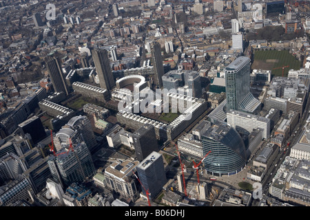 Luftbild Norden westlich von Britanic Turm Barbican Estate Arts Centre städtischen Büros City von London EC2 England UK High Level Verpflichtung Stockfoto