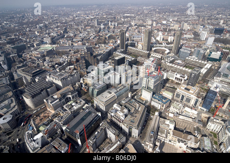 Luftbild nördlich von städtischen Büros Barbican Estate Arts Centre Britanic Tower Museum of London City of London EC2 E2 England UK Stockfoto