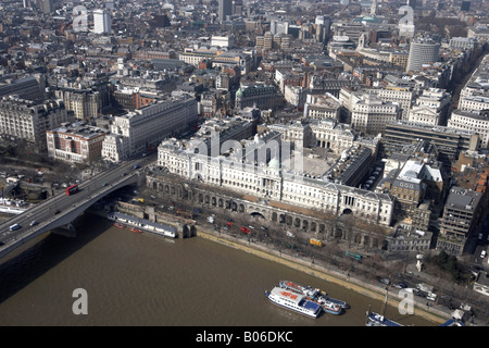 Luftbild Norden westlich von Somerset House Savoy Hotel Victoria Embankment Stadt von Westminster London WC2 England UK Stockfoto