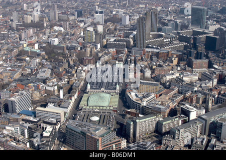 Luftbild Norden östlich von Smithfield Barbican Estate Arts Centre St Bartholomew s Hospital London EC2 England UK High Level Verpflichtung Stockfoto