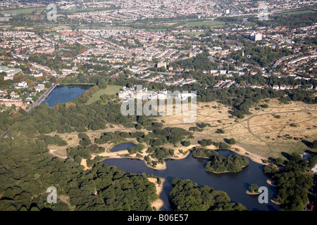 Luftbild Norden östlich von Eagle Teich Snaresbrook Crown Court Hollow Teich Boating Lake und s Gehäuse London E11 England UK Stockfoto