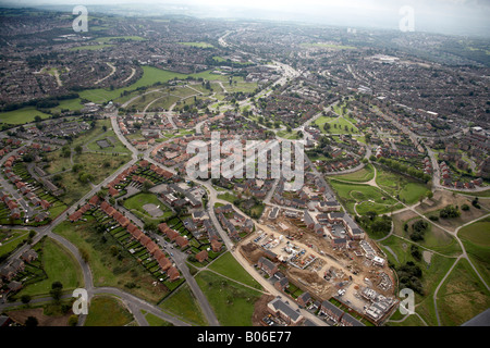 Luftbild Südwesten Vorstadtgehäuse und Bauarbeiten Queen Mary Straße Prince Of Wales Road A6102 Sheffield S9 Süden Y Stockfoto