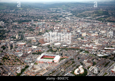 Luftbild nordwestlich der Bramall Lane Stadion Sheffield United Football Club und Kreisverkehr und City centre Sheffield S2 S1 Sou Stockfoto