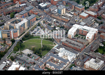 Luftbild Norden westlich von innerstädtischen Gebäude Devonshire grün Skatepark West Street Sheffield City Centre S1 South Yorkshire Stockfoto