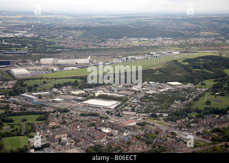 Luftbild Norden östlich von s Gehäuse Retail Park Grönland Straße City Airport industrial arbeitet Sheffield S9 South Yorkshire Stockfoto