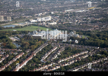 Luftbild südöstlich von Alexandra Palast und Park Lake Reservoir Vorstadt beherbergt Muswell Hill Hornsey London N22 N10 N8 UK Stockfoto