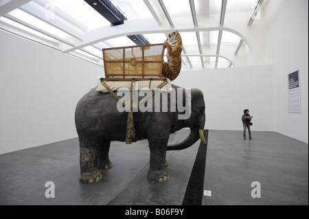 Haus von Orakeln: eine Huang Yongping Retrospektive im UCCA in 798, Peking, China. 23. April 2008 Stockfoto