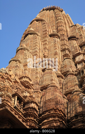 Shikhara Kandariya Mahadev Hindu-Tempel, westliche Gruppe, UNESCO-Weltkulturerbe, Khadjuraho, Staat Madhya Pradesh, Indien Stockfoto