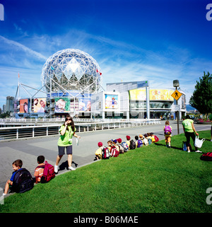 Schülerinnen und Schüler auf eine Exkursion, Telus World of Science in Vancouver, British Columbia, Kanada - Archivierung Bild zu besuchen Stockfoto