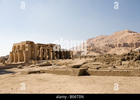 Ramasseum, Leichenhalle Tempel von Ramses II. am Westufer des Nils in Luxor, Ägypten, Nordafrika Stockfoto