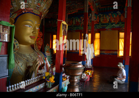 Frauen beten an Thikse Gompa, Indien/Ladakh Stockfoto