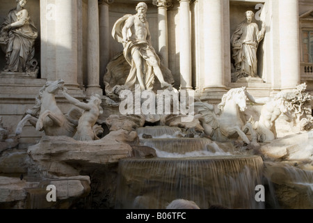 Der Trevi-Brunnen in Rom Italien Stockfoto