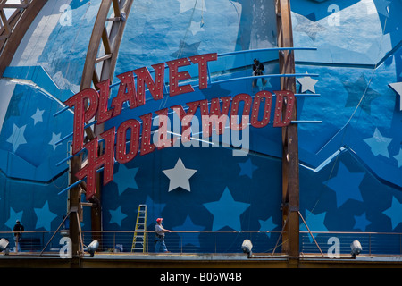 Planet Hollywood Weltkugel und Zeichen im Downtown Disney in Orlando Florida USA U S Fl Amerika Amerikaner Stockfoto