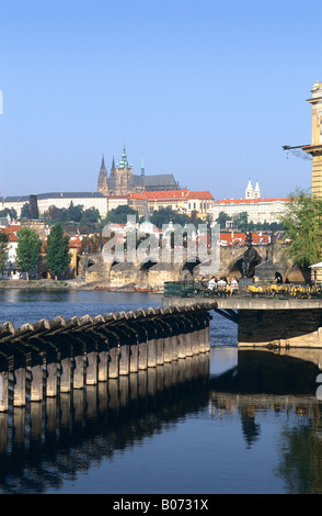 TSCHECHISCHE REPUBLIK PRAG CHARLES BRÜCKE HRADSCHIN BURG Stockfoto
